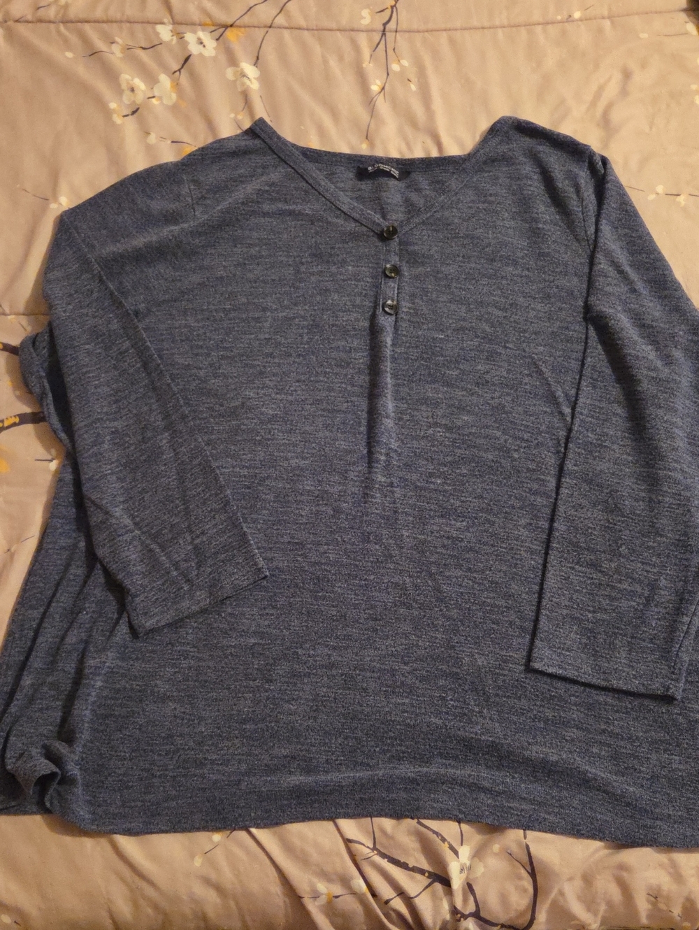 BloomChic Heathered Slate Blue Long Sleeve Henley